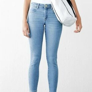 Zara Women's Ankle Jeans